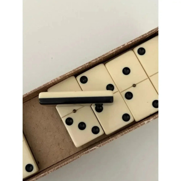 Vintage Playskool Halsam Double Six Dragon Dominoes - Picture 9 of 10